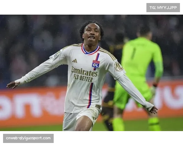 法国新星福法纳重伤缺阵 里昂阵容深度与赛季前景面临严峻考验