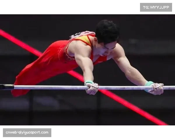 英国弗拉瑟尔单杠动作连贯，下法高质量获14.70分