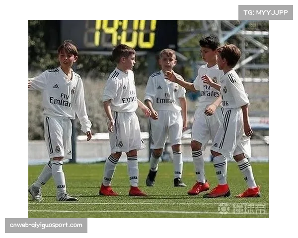 通讯报道：里昂青训学院开放日，数百名小球员参与选拔